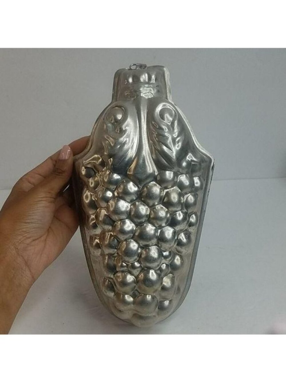 Vintage Mirro Grapes Cluster Shape Jello Cake Mold 4 Cups Wall Hanging